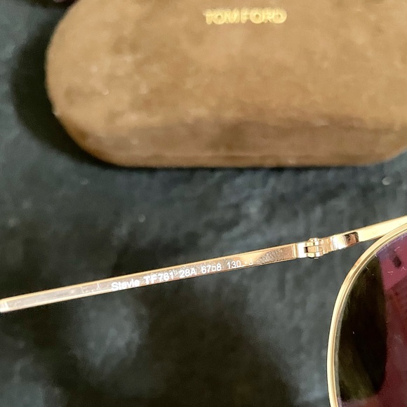 TOM FORD Criss Cross Oversized Sunglasses Only Worn Once $545 - Picture 6 of 6